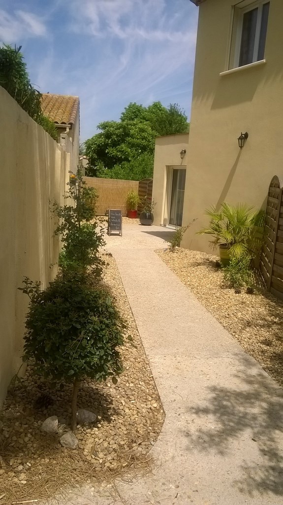 entrée de l'institut de beauté à pomérols-à côte de florensac, pinet